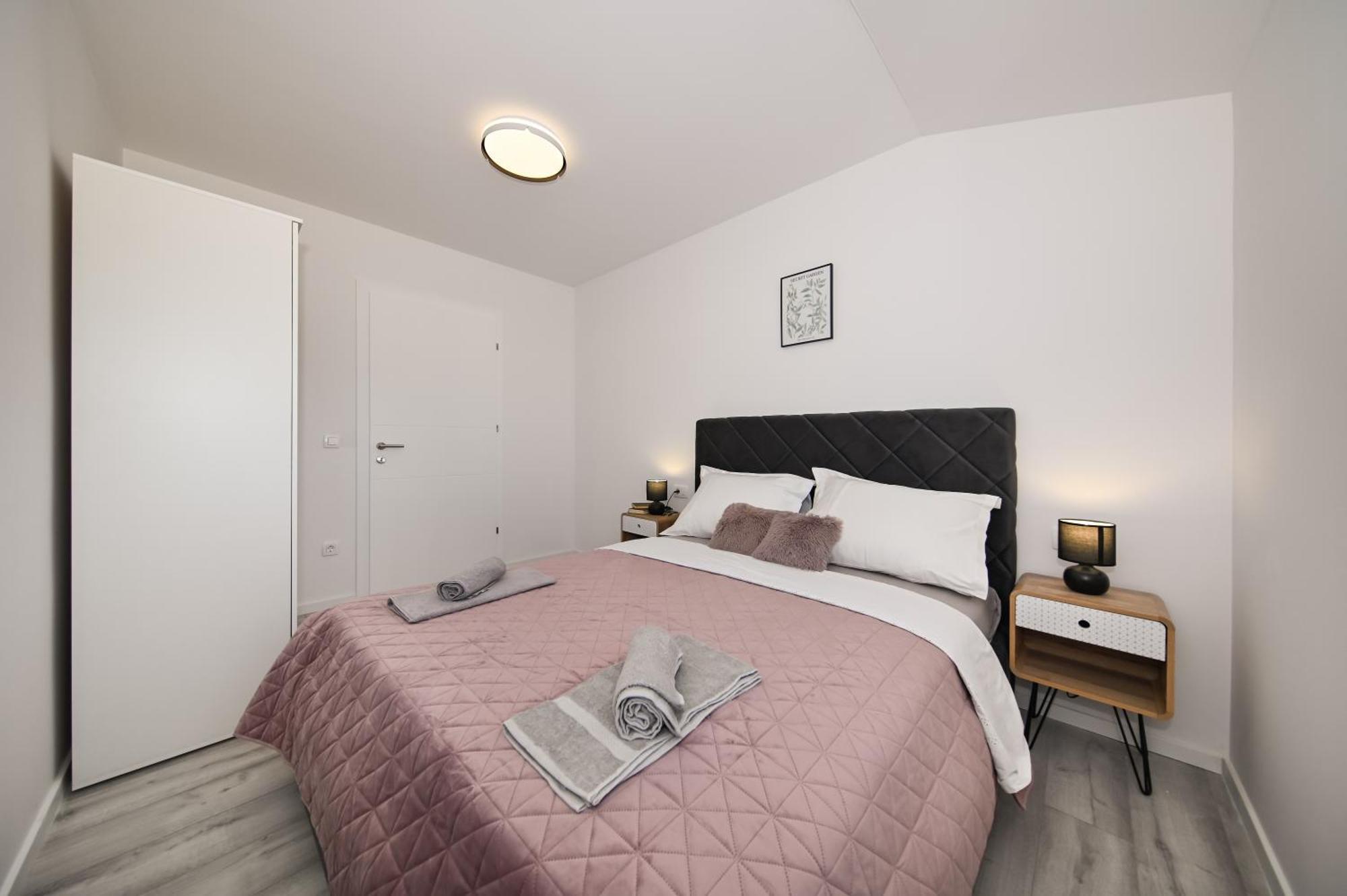 Veliki Apartman Petra Posedarje Exterior foto