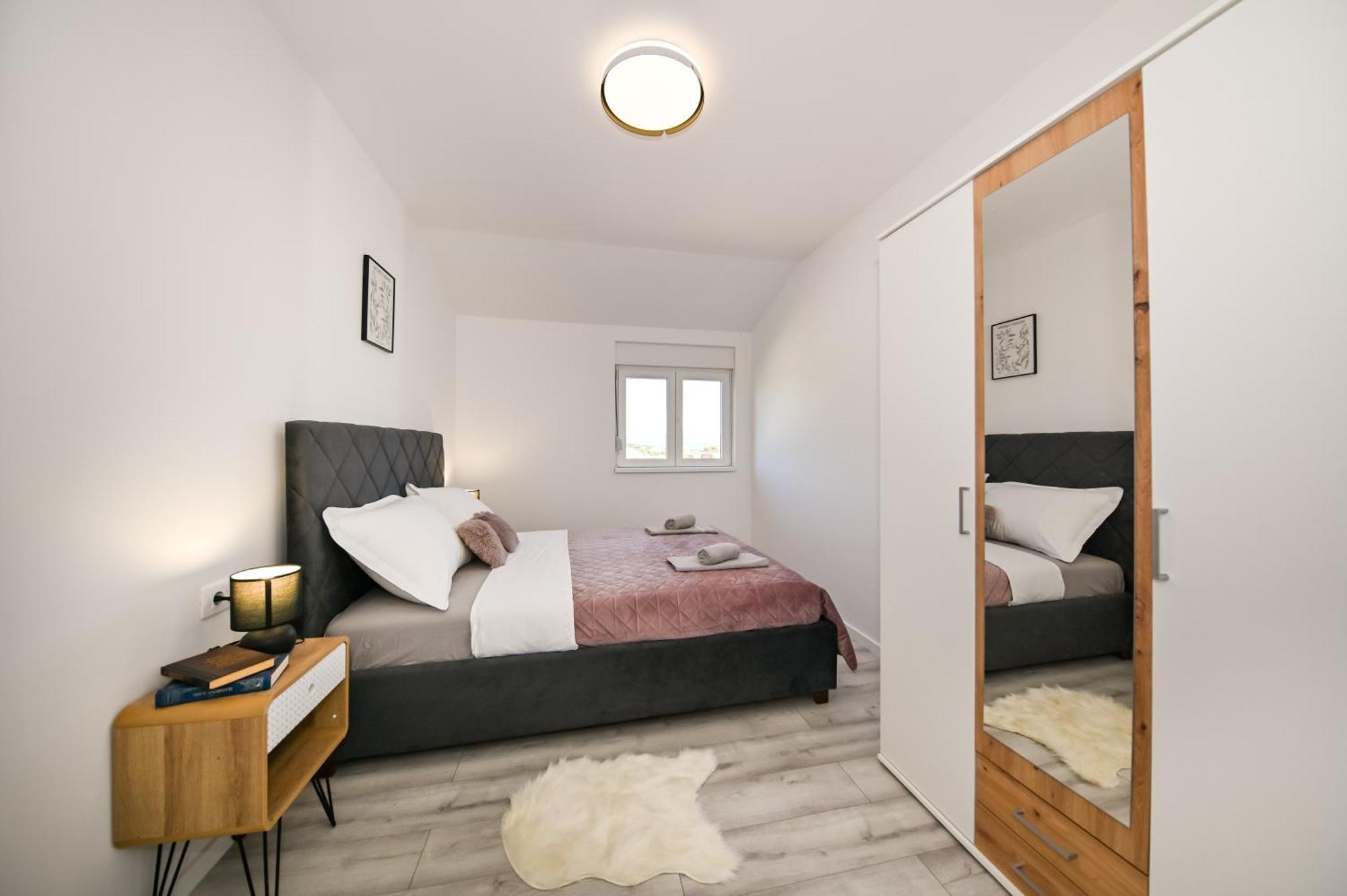 Veliki Apartman Petra Posedarje Exterior foto